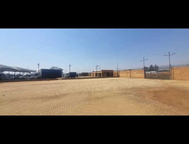 20,000M² SHOWROOM TO LET IN WEST RAND AH